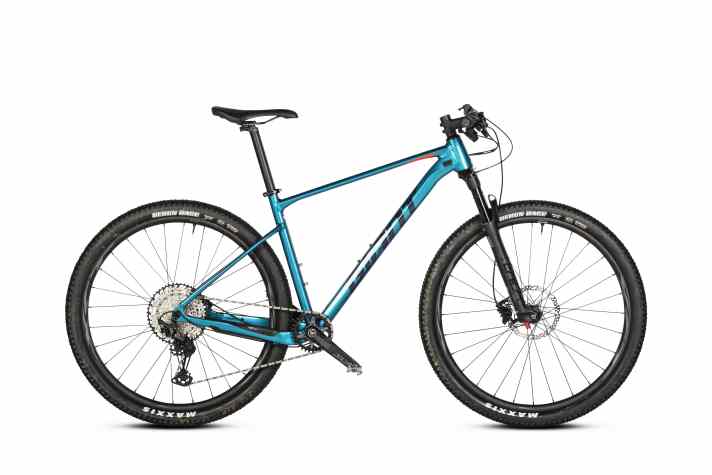   Unser Testbike: Giant XTC SLR 1 / 11,92 kg (Größe L ohne Pedale) / 104 mm Federweg / 29 Zoll
