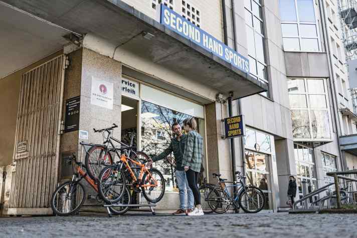 Auch in Bike-Shops lohnt es sich manchmal, speziell nach gebrauchten Mountainbikes zu fragen.