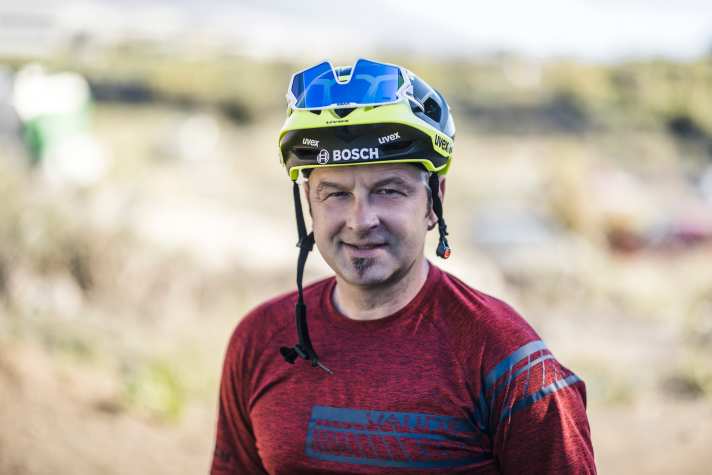   EMTB-Experte Stefan Schlie zeigt, wie’s geht.