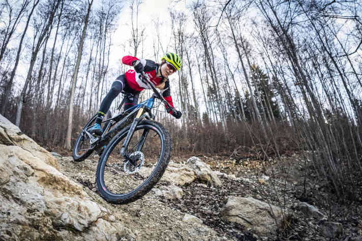   Renngene: Karger Federweg, spärliche Motor-Power, Race-Geometrie – welche Zielgruppe nimmt Trek mit dem E-Caliber ins Visier?