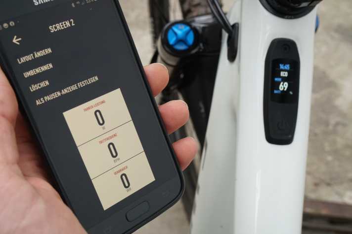   Über die Mission Control App können verschiedene Ansichtsseiten frei konfiguriert werden, dabei stehen auch Daten wie ein Höhenmesser, die Fahrerleistung und ein optimierter Reichweitenkalkulator zur Verfügung. Das Handling der App ist sehr unkompliziert.