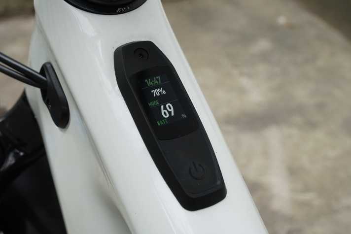   Mode: 70 % – statt der drei U-Stufen Eco, Trail, Turbo steht dem Fahrer eine Anpassung der Unterstützung in zehn-Prozent-Schritten zur Verfügung. Das macht der Modus Micro-Tune möglich.