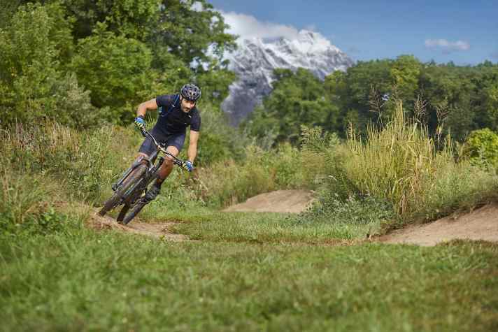    … nun bringt Garmin mit dem Rally XC auch ein Pedalsystem zur Leistungsmessung am MTB, das auf das bewährte SPD-System von Shimano setzt.