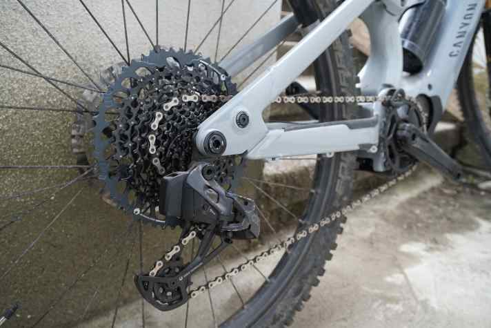 Mit der GX Eagle AXS dürften zukünftig auch Mittelklasse-E-MTBs elektronisch schalten.