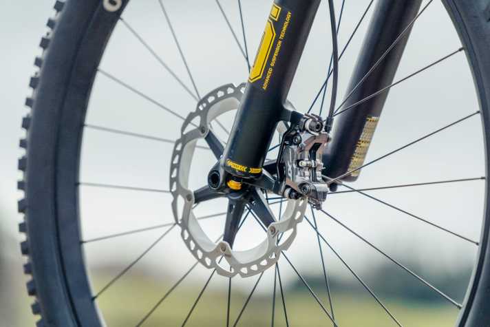 Scheibenbremsen mit vier Kolben pro Bremssattel sind vor allem bei abfahrtsorientierten Mountainbikes die Regel. Sie sind schwerer als Bremsen mit zwei Kolben, packen aber auch kräftiger zu.