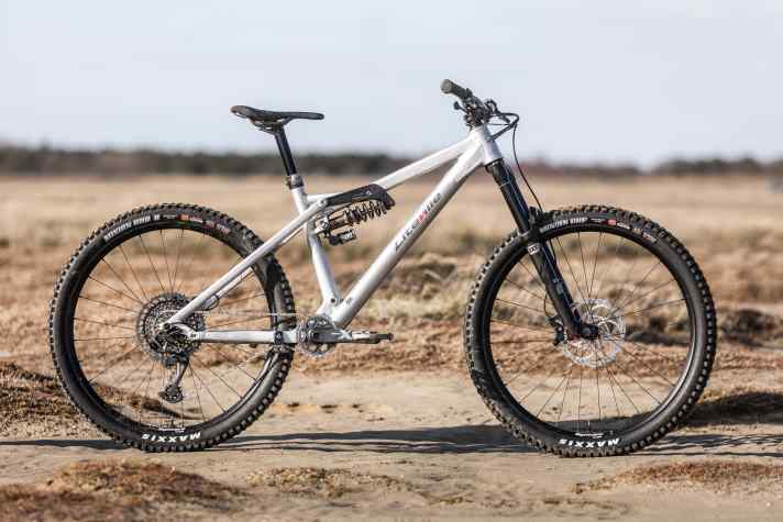   13,9 kg / 160/157 mm Federweg / 29 Zoll / 7200 Euro: Unser Testbike Liteville 301 MK 15.