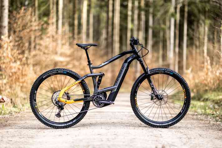 Die Vorteile eines E-MTB Fullys in Sachen Komfort, Sicherheit und Fahrdynamik werden von Einsteigern oft unterschätzt