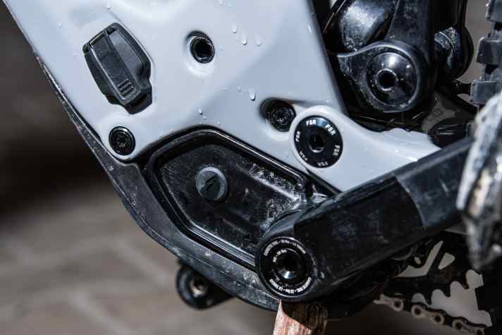   Schlank, leicht – und verhältnismäßig schwach. Der Specialized SL 1.1 Motor ist sehr kompakt und liefert 35 Newtonmeter und 240 Watt Leistung.