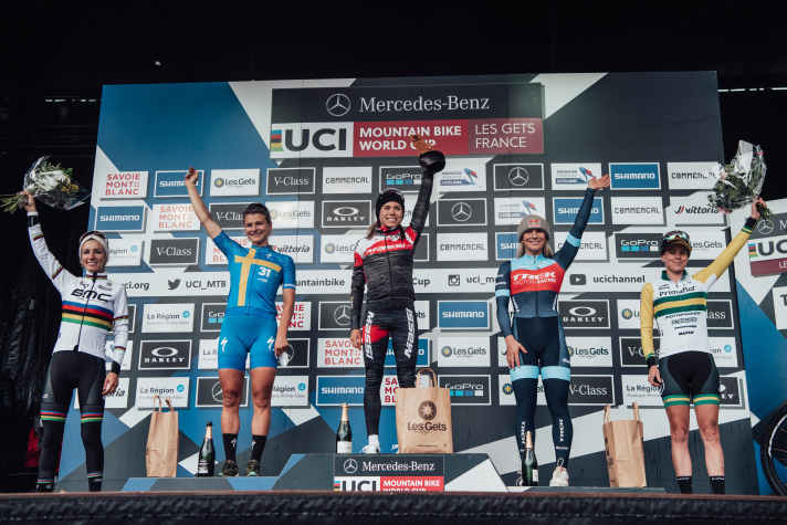   Das Damen-Podium beim XC-Worldcup 2021 in Les Gets.