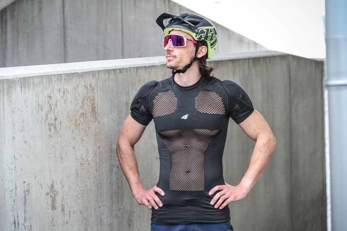 Gegen gesundheitliche Risiken beim Biken sollen Protektoren schützen. Rund um das Sicherheitsbedürfnis im Sport ist ein florierender Markt entstanden.