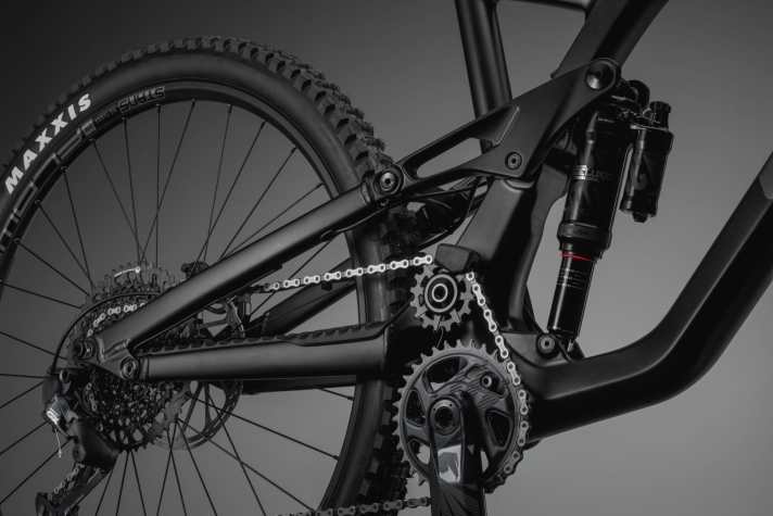   Nach Cannondale und Norco präsentiert auch GT sein Enduro Force Carbon für 2022 mit High-Pivot-Hinterbau.