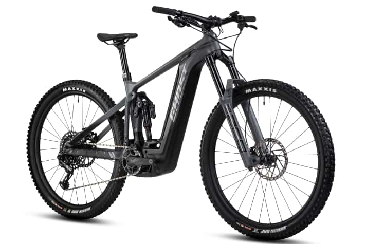   Mit etwas weniger Federweg (160 Millimeter) und einer etwas zahmeren Geometrie richtet sich das AM-Modell des E-Riot an anspruchsvolle Touren-Biker.