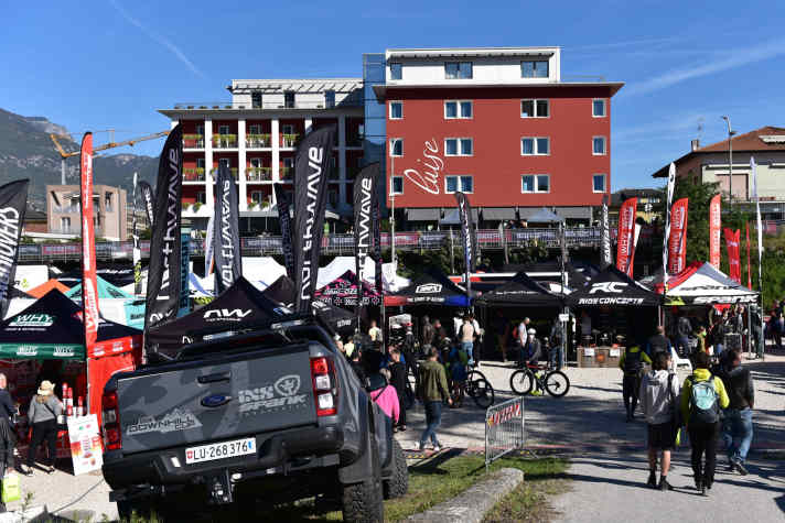 Zubehör, Klamotten, Werkzeuge, Bikes: Beim Festival gibt's die ganze Palette der Bike-Neuheiten zum Anfassen.