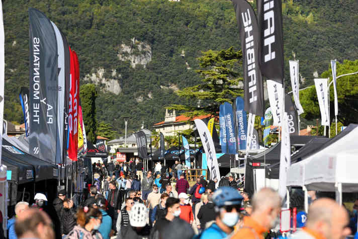 Viele Besucher haben schon am ersten Tag den Weg an den Gardasee und aufs Festivalgelände gefunden.