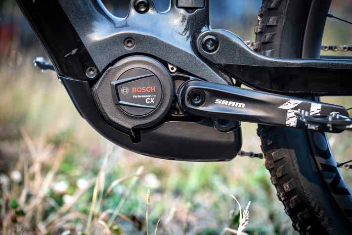   <a href="https://www.bike-magazin.de/emtb/e_mtb_news_neuheiten/bosch-neuheiten-2022" target="_blank" rel="noopener noreferrer nofollow">Bosch Performance CX 2022:</a>  Auch wenn die Fahreigenschaften des Motors unverändert bleiben, ist das neue Bosch-System ein gehöriger Schritt nach vorne.