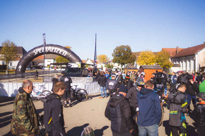   Die Start- und Ziel-Area befand sie wie im Vorjahr auf dem Treuchtlinger Festplatz.
