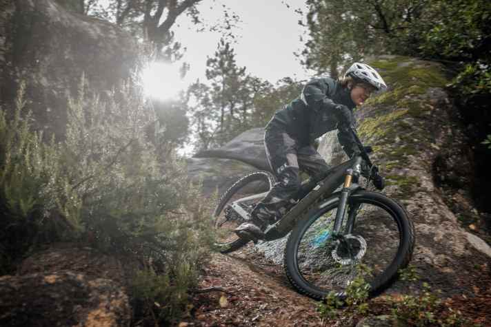   Scott Patron Kaum ein Bike polarisiert so sehr wie das vollintegrierte Patron von Scott. Wir haben das Carbon-Mobil im Check.