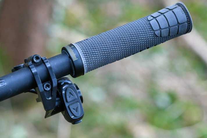   Der elektronische Shifter der Rohloff E14 ist simpel gestaltet aber intuitiv zu bedienen. Der Tastenhub ist gering, doch das haptische Feedback gefälllt.