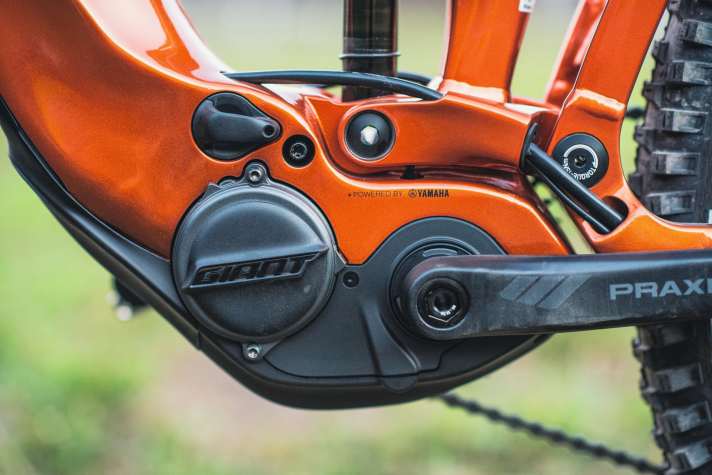   Der Yamaha Syncdrive Pro2 ist ebenfalls sehr leicht und reagiert nun deutlich dynamischer.