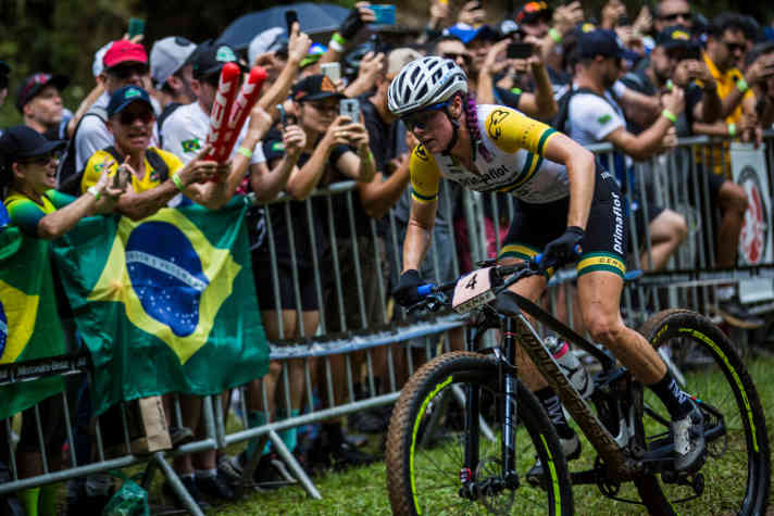   Aufholjagd: Die Australierin Rebecca McConnell kam mit den heißen Bedingungen bestens zurecht und entschied das Auftaktrennen in Brasilien für sich.