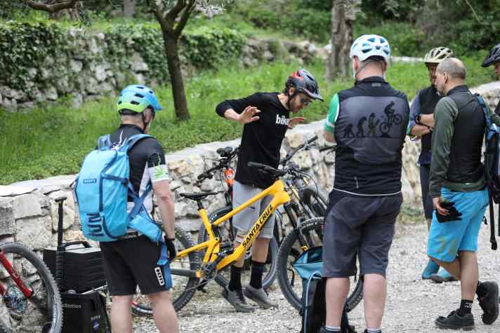   Zu viel Zugstufen-Dämpfung? BIKE-Testleiter Peter Nilges half mit Setup-Tipps.