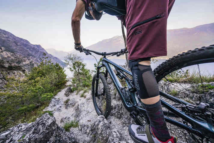   Am Gardasee konnte sich BIKE-Testleiter Peter Nilges schon einen ersten Eindruck von der neuen Lyrik und dem neuen Super Deluxe verschaffen.