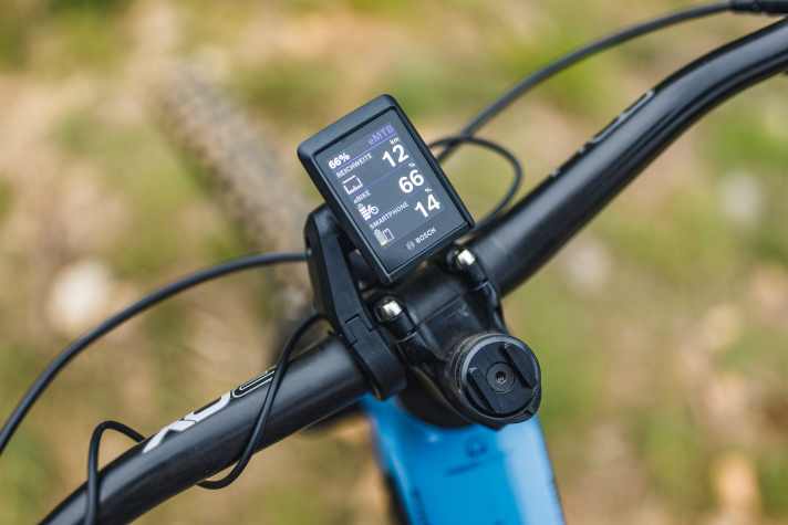  Das E-MTB bietet verschieden starke Unterstützungsstufen. Der eMTB-Modus bei Bosch arbeitet je nach Druck aufs Pedal mit unterschiedlicher Intensität und vermittelt ein möglichst natürliches Fahrgefühl.