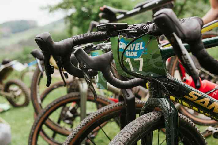   Auf einer 56 Kilometer langen Runde sammelten die Gravelbiker gut 1000 Höhenmeter auf Offroad-Pisten.