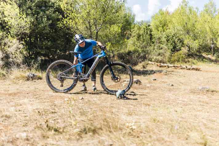 Stefan Schlie probiert mit der halben Pedalumdrehung so lange, bis der passende Gang gefunden ist.