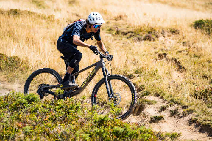 Die neuesten Updates sollen dem Santa Cruz 5010 noch mehr Allround-Fähigkeiten verleihen ohne bekannte Stärken zu beschränken.