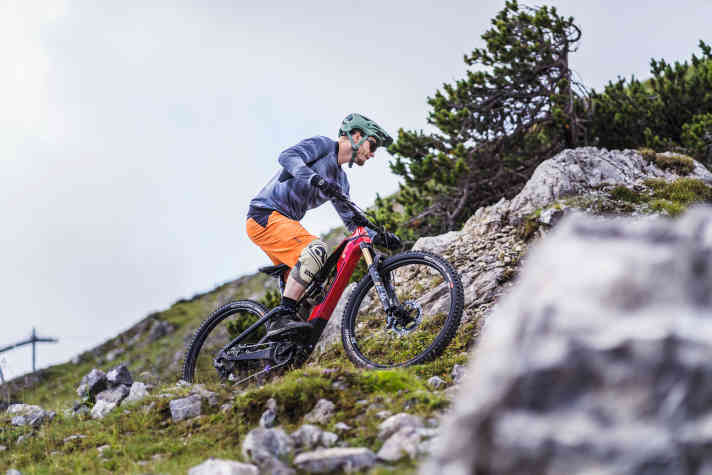 Unterscheidet sich vom Big Mountain Bike R.X 750 durch Motorisierung und Geometrie: das Rotwild R.X 735