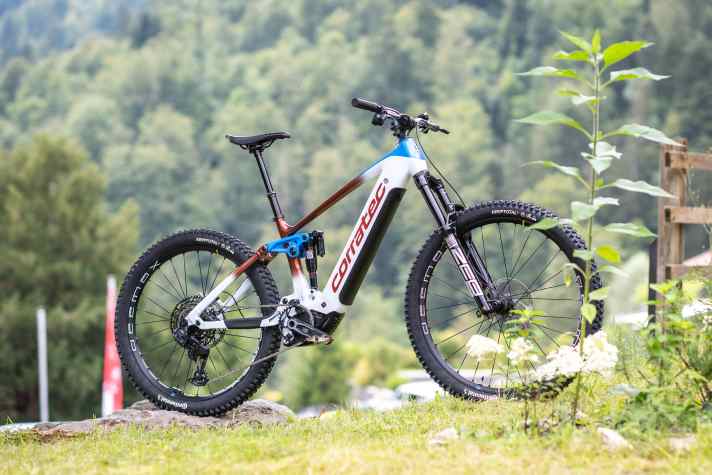 Corratec E-Power RS 160: Bosch Performance CX // 800 Wh // 160/160 mm // 29/27,5 Zoll (Mullet) // ab 4999 Euro.