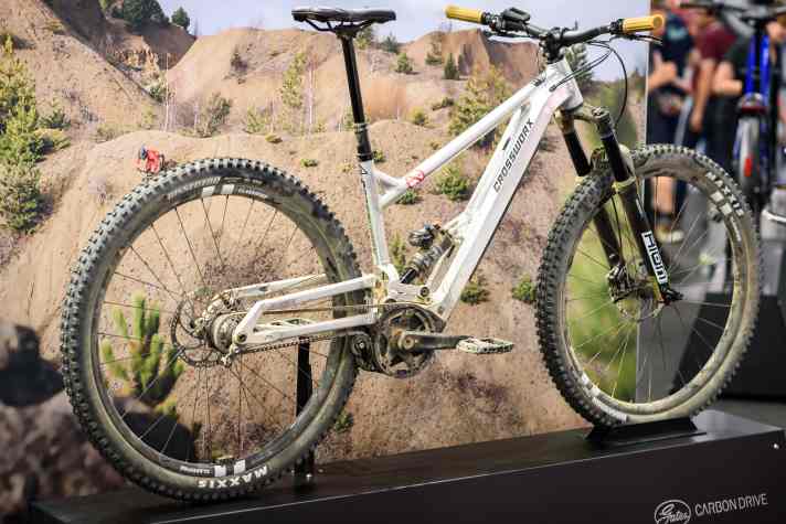 Das SX-Konzept-Bike von Crossworx setzt auf Riemen-Antrieb und zweifach Schaltnabe von Classified.