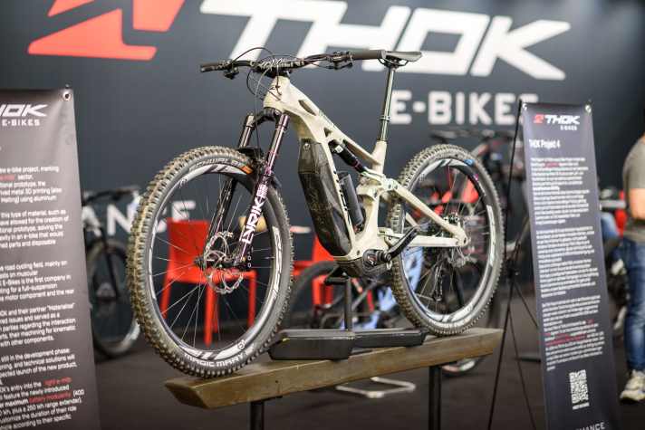 Der Prototyp des neuen Thok-Bikes mit Bosch SX-Antrieb wurde aus Alu im 3D-Druckverfahren erstellt. Das finale Bike wird einen Rahmen aus Carbon und einen voll- oder einen teilintegrierten Akku wie hier im Bild haben.