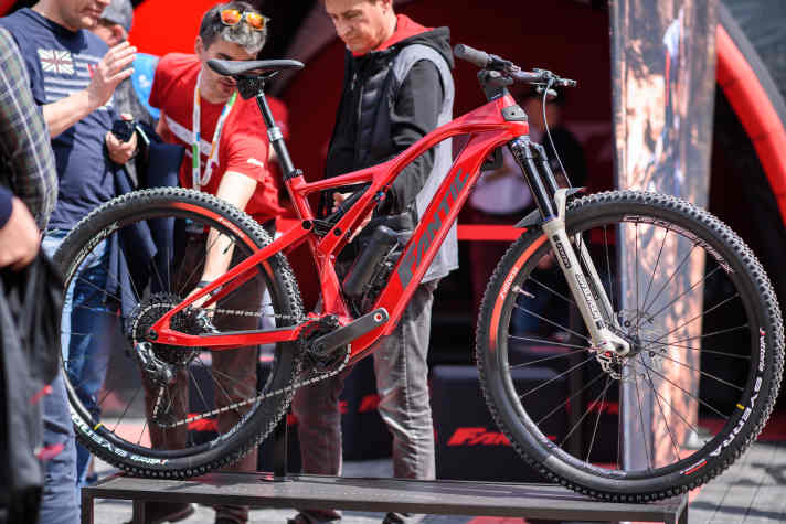 Für viele vermutlich das bessere Bike: Das Fantic Rampage 1.4 mit 140 Millimetern Federweg auf der Expo beim BIKE-Festival Riva del Garda.