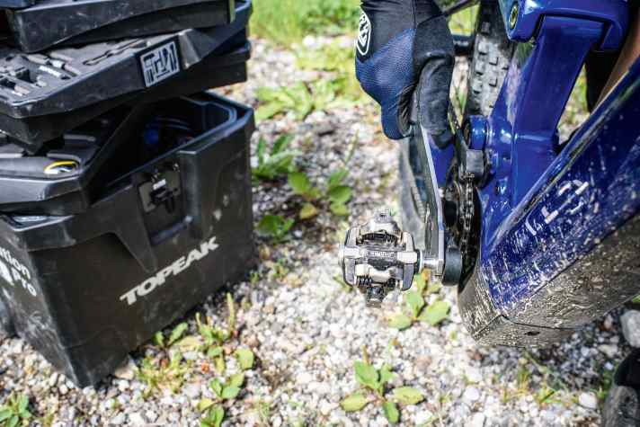 Die Fahrerleistung wurde mit Wattmesspedalen von Garmin überwacht. 
Anvisiert wurden 285 Watt Durchschnittsleistung.