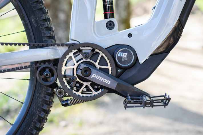 MGU E1.12 heißt die Motor-Getriebeeinheit von Pinion, die im Simplon Rapcon Pmax Pinion gleichzeitig für Schub und Gangwechsel sorgt. 12 Gänge mit einer Bandbreite von 600 Prozent liefert das integrierte Schaltgetriebe.
