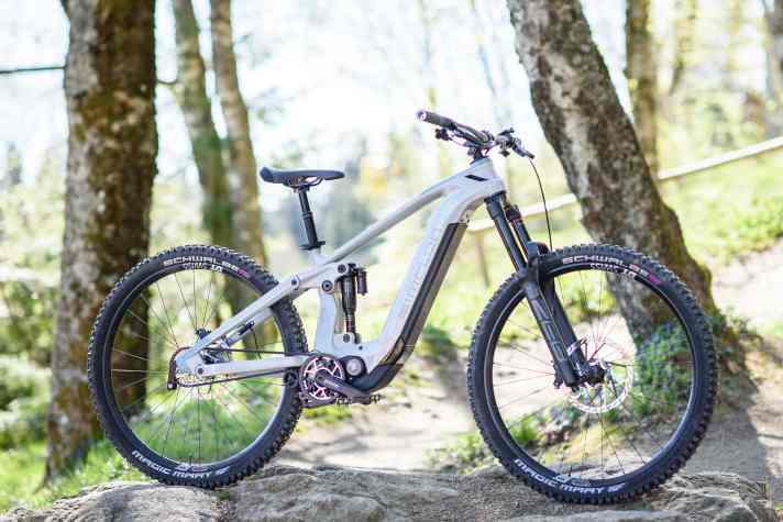 Simplon Rapcon Pmax Pinion // ab 8999 Euro // 720 oder 960 Wh // 170/165 oder 150 mm Federweg