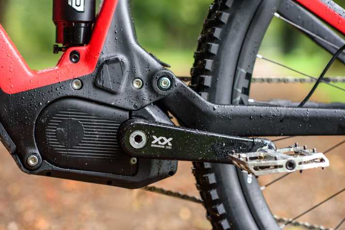 Hier wird der Drive SMag von Brose deutlich sichtbar. Der Tretlagerbereich gehört zu einem neuen E-Mountainbike mit Eagle Powertrain, das erst in Kürze vorgestellt wird.
