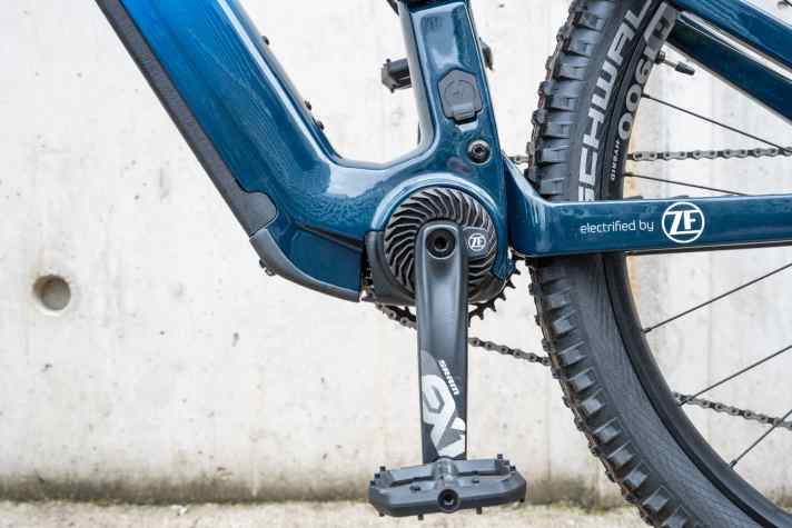 2,5 Kilogramm, 90 Newtonmeter: Der kompakte Zentrix von ZF soll beim Bauraum neue Maßstäbe setzen.