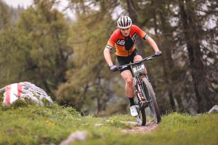 Extreme Marathonrennen können von Sonnenaufgang bis -untergang dauern. Die Grenzen lassen sich bereits im Training verschieben.