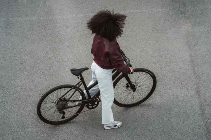 Nur eine von vier Ausstattungsvarianten: Das Ampler Curt mit Trapezrahmen und 11-Gang-Kettenschaltung, aber ohne Träger und Schutzbleche.