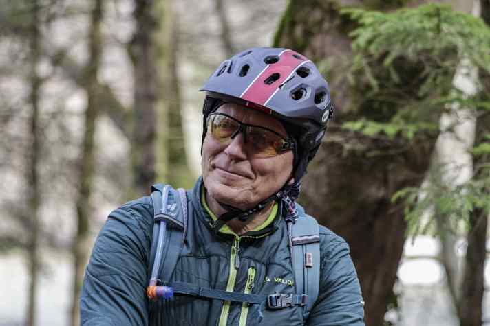 „Selbst schalten ist irgendwie sowas von 80er!“, erklärt Lesertester Claus augenzwinkernd nach einer längeren Tour mit Automatik-Schaltung an der Isar. Allerdings: In anspruchsvollen Uphills sehen alle Tester beide Automatik-Systeme überfordert.