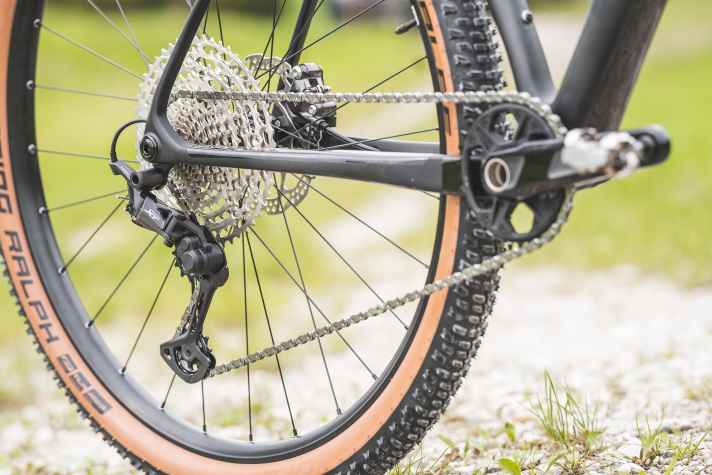 Der Shimano-XT-Antrieb sorgt am Cube Reaction für sorgenfreies, mechanisches Schalten.