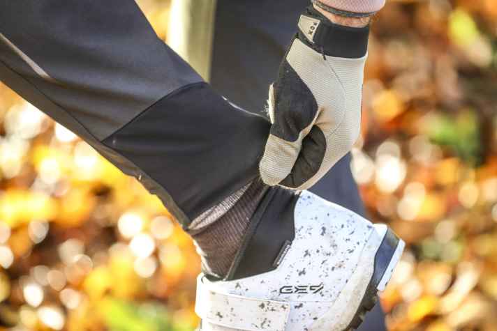 Die luftigen Stretch-Bündchen sorgen für einen angenehmen Sitz. Insgesamt ist die Skibotn aber sehr kurz geschnitten.