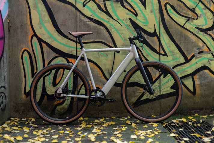 Coboc Brooklyn FAT in der Legacy-Edition - so sieht das hippe Urbanbike vielleicht am besten aus, wenn es durch den Großstadtdschungel gleitet.