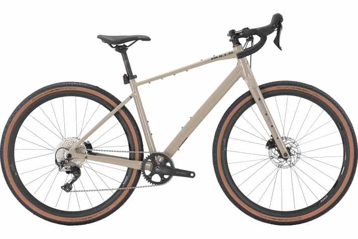 Das Machete 4 für 1899 Euro ist etwas wertiger ausgestattet und mit Einfach-Kurbel mehr auf sportlichen Gelände-Einsatz getrimmt.