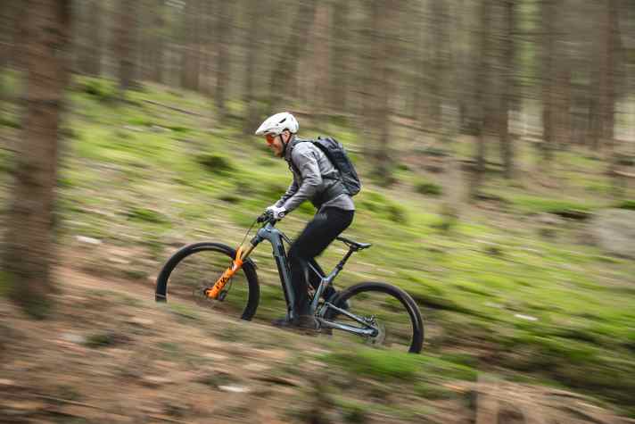 Wartungsarme Pinion-MGU und starker Hinterbau können im Test überzeugen. Viele Usability-Features machen das Bulls Vuca zum starken Alltags- und Tourenbegleiter.