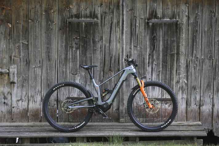 Das Dauertestbike: Bulls Vuca Evo AM 2 // Pinion MGU // 720 oder 960 Wh // 150/150 mm // 29 Zoll // 26,29 kg (mit 960er Akku, BIKE-Messung) // 8699 Euro.