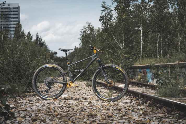 Starling Mini Murmur // 120/120 Millimeter Federweg // 13,47 Kilo // 29-Zoll // ca. 2540 Euro (Rahmen) // Stahl